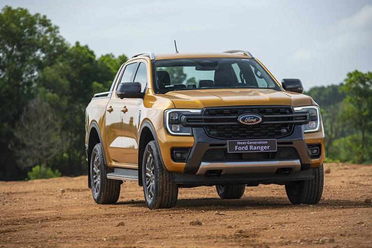 Giá xe Ford Ranger niêm yết và lăn bánh tháng 6/2023